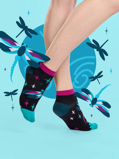 ankle-socks-dragonflies-at-night-62/62378af68649c63ad6ad3886d5a58d1f45320a11