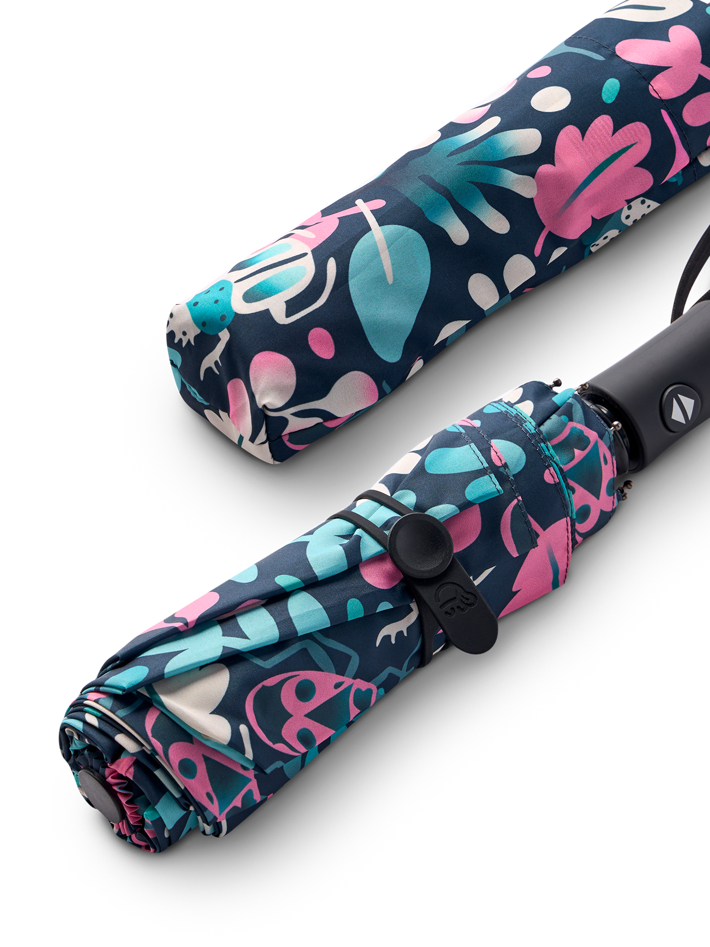 umbrella-leaves-bugs-d9/d9600be336a6a1c0cc86590881312f99778a05cb