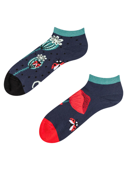 ankle-socks-ladybugs-poppy-flowers-0e/0eeab90cd2b5ab864dfd1c00cdca958d924553aa