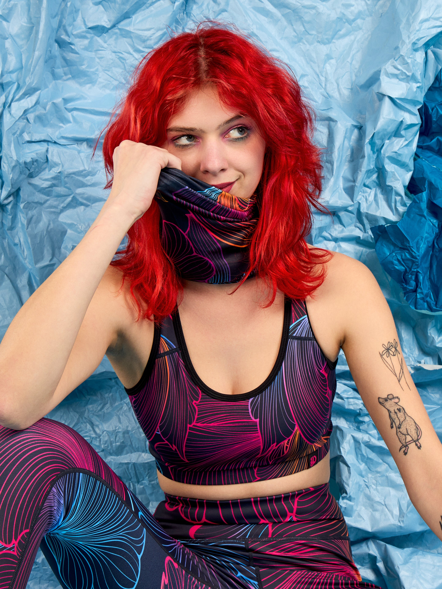 neck-warmer-abstract-flowers-64/6421c1446a8e2985847dc4e31d53f6a4665ac2b2