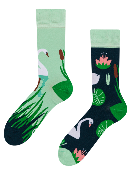regular-socks-white-swan-13/135bef2934a9880a466e0b3b6812cadb014ba677