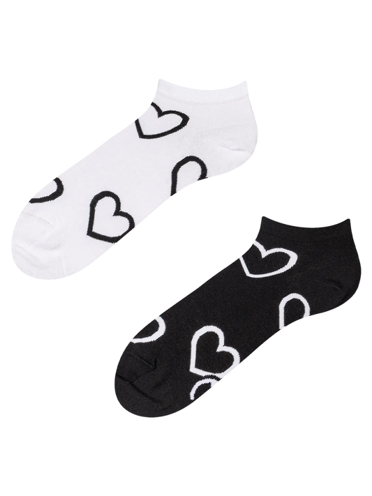 ankle-socks-black-white-hearts-fb/fb272e3dec7dc50d9de0247d43c77ff21fdfb360